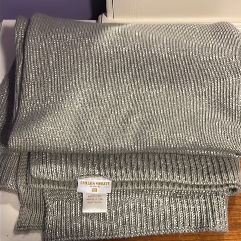Gray Ribbed Knit Blanket for Cozy Comfort
